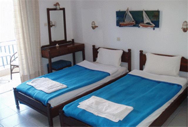 Helios Hotel Agia Marina  Habitación foto
