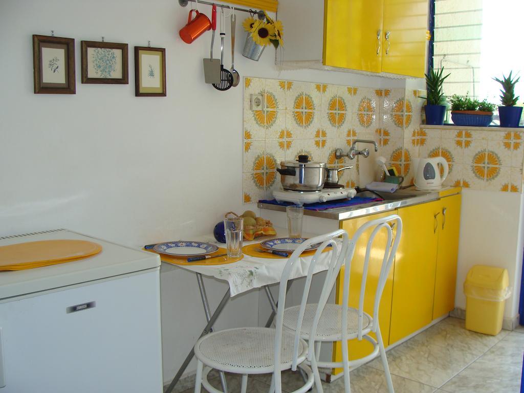 Helios Hotel Agia Marina  Habitación foto