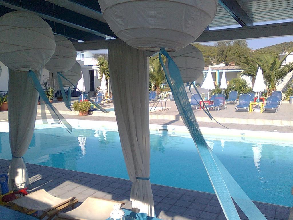Helios Hotel Agia Marina  Exterior foto