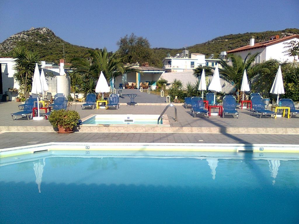 Helios Hotel Agia Marina  Exterior foto